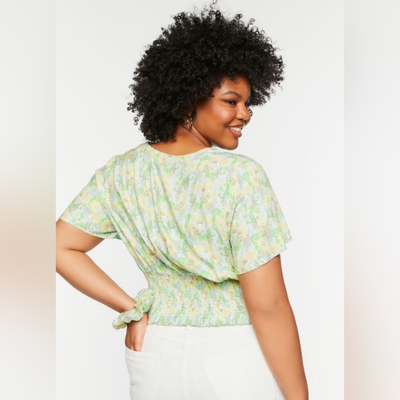 FOREVER 21 FLORAL PRINT CROP TOP - Picture 3 of 7